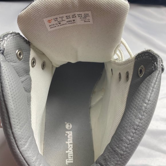 Timberland 6 Inch Field Boot Junior 'Light Grey', US size 6.5 - Picture 5 of 16